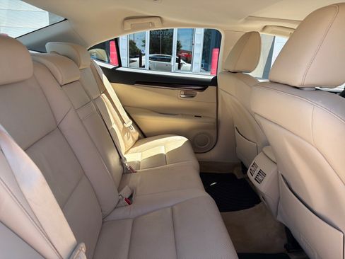 Used 2015 Lexus ES 350 w/ Luxury Package FWD image 23