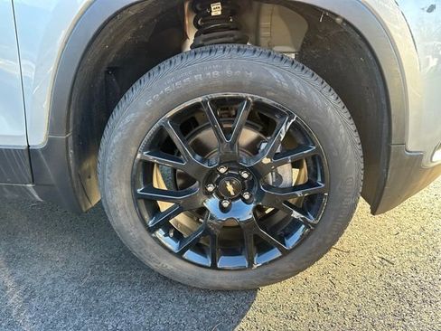 Used 2022 Chevrolet Trax LT w/ Driver Confidence Package image 12