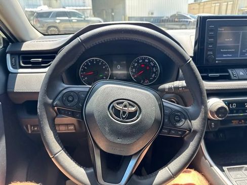 Used 2021 Toyota RAV4 XLE Premium FWD image 19