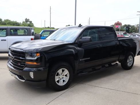 Used 2018 Chevrolet Silverado 1500 LT w/ All Star Edition AWD/4WD image 5