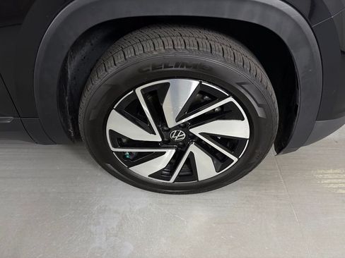 Used 2025 Volkswagen Atlas SE FWD image 9