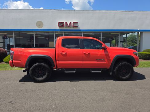 Used 2023 Toyota Tacoma TRD Pro AWD/4WD image 2
