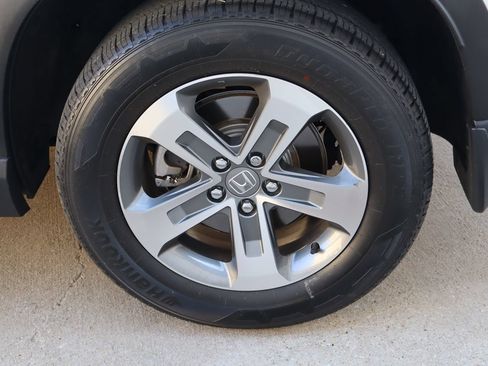 Used 2025 Honda Pilot EX-L image 28