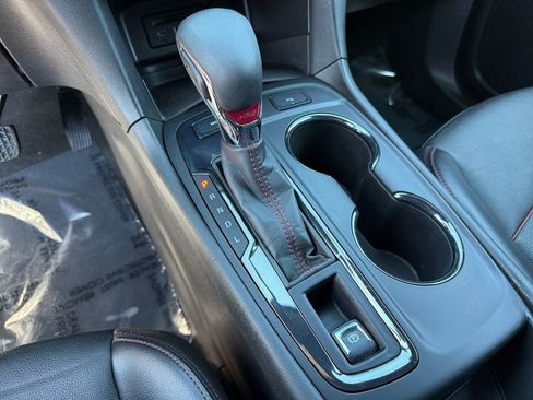 Used 2022 Chevrolet Equinox RS w/ RS Leather Package image 19