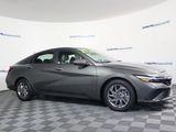 Used 2024 Hyundai Elantra SEL image 3