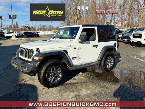 Used 2025 Jeep Wrangler Sport image 1