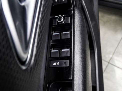 Used 2020 Land Rover Range Rover Velar R-Dynamic S AWD/4WD image 35