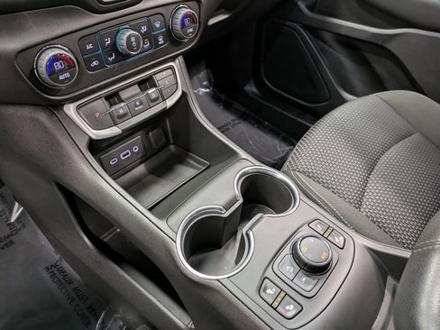 Used 2023 GMC Terrain SLE w/ Driver Convenience Package image 13