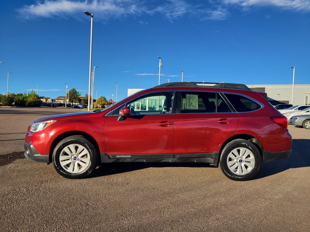 Used 2015 Subaru Outback 2.5i Premium AWD/4WD image 3