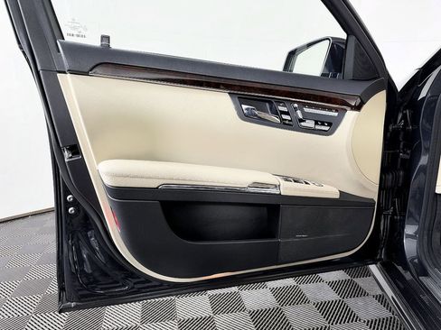 Used 2013 Mercedes-Benz S 550 image 26