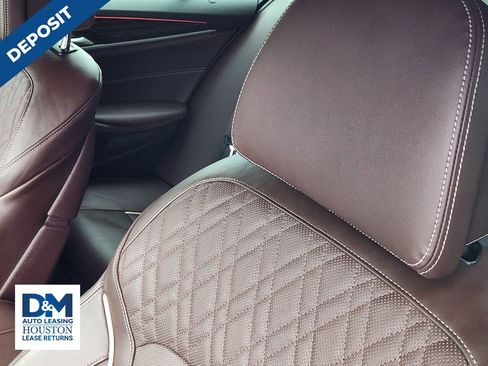 Used 2023 BMW 540i w/ M Sport Package image 21