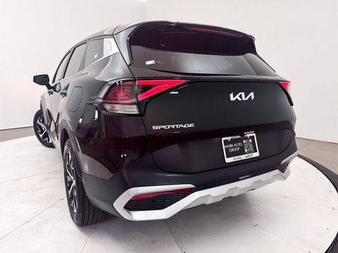 Certified 2025 Kia Sportage EX FWD image 9