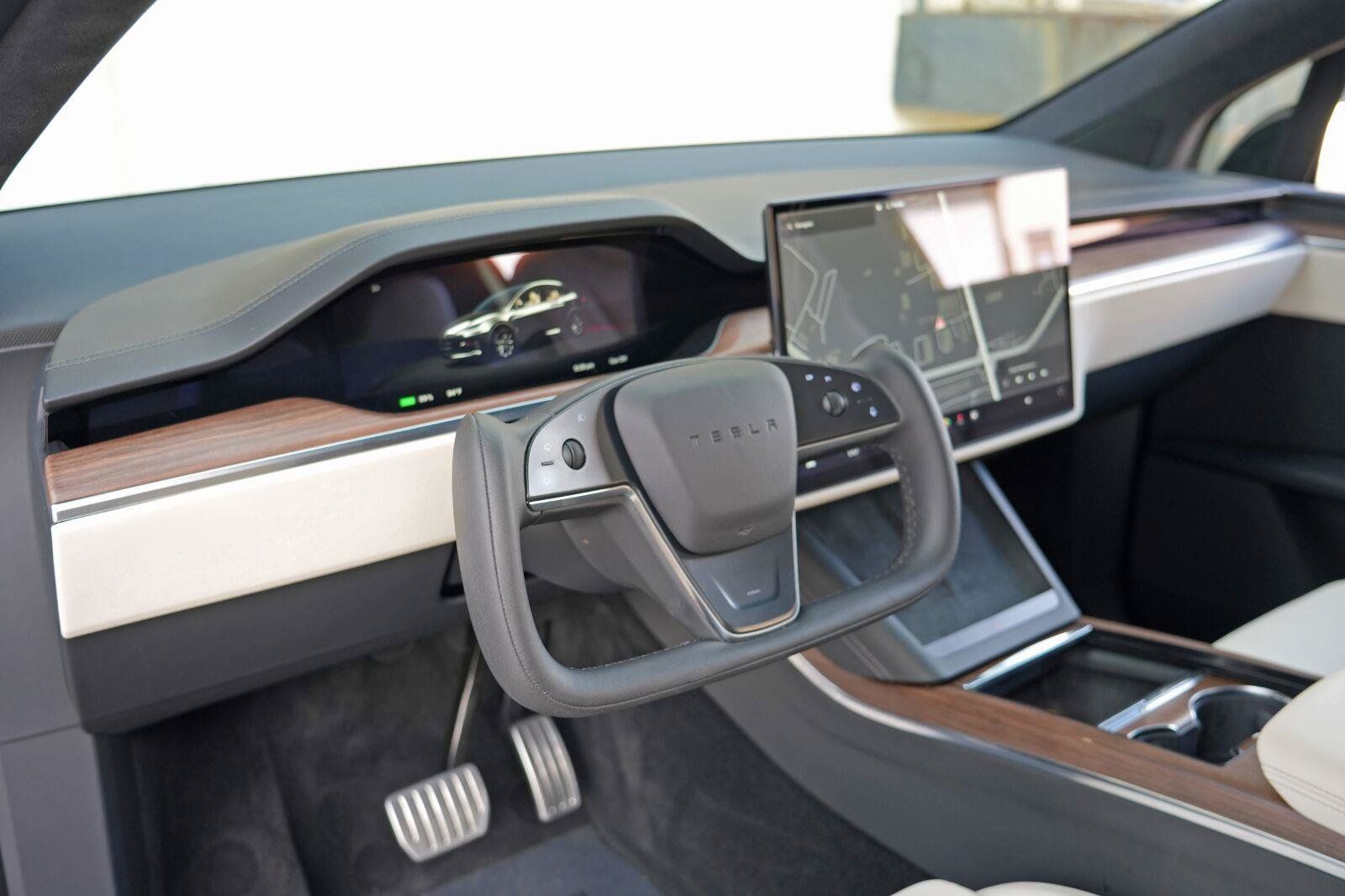 Used 2023 Tesla Model X AWD/4WD image 13