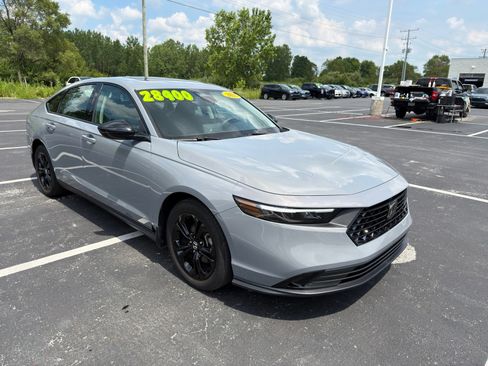 Used 2025 Honda Accord SE image 8