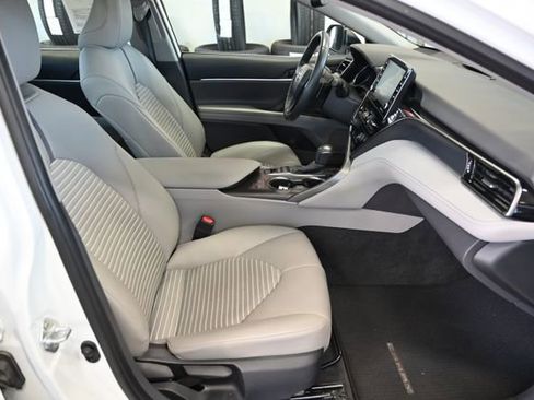 Used 2023 Toyota Camry SE w/ Cold Weather Package FWD image 11