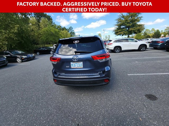 Used 2017 Toyota Highlander XLE w/ Carpet Mat Package FWD image 13