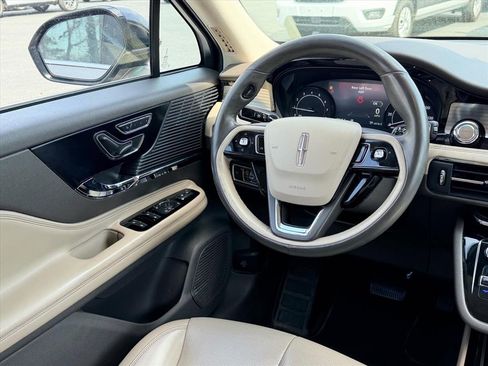 Used 2020 Lincoln Corsair FWD image 11