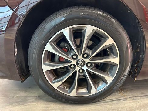 Used 2018 Toyota Avalon XLE image 20