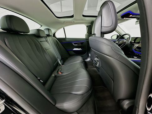 Used 2025 Mercedes-Benz E 350 4MATIC Sedan image 30