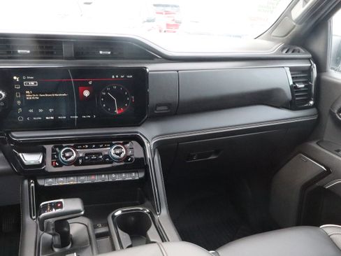 Certified 2023 GMC Sierra 1500 AT4X w/ AT4X AEV Edition image 11