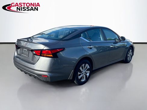 Used 2023 Nissan Altima 2.5 S FWD image 9
