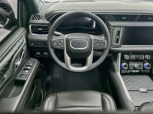 Used 2024 GMC Yukon Denali AWD/4WD image 10