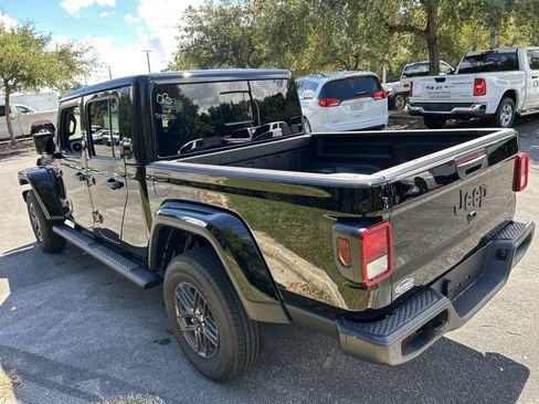 New 2025 Jeep Gladiator Sport image 6