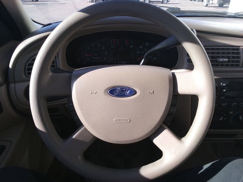 Used 2004 Ford Taurus SES image 12