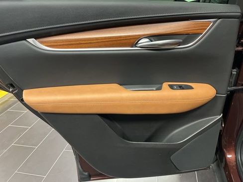 Certified 2022 Cadillac XT5 Premium Luxury w/ Technology Package image 11