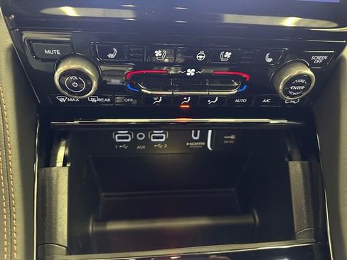 New 2025 Jeep Grand Cherokee Summit image 38