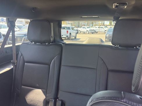 Used 2025 GMC Yukon XL Denali AWD/4WD image 42
