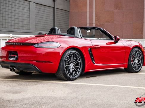 Used 2017 Porsche 718 Boxster S RWD image 8