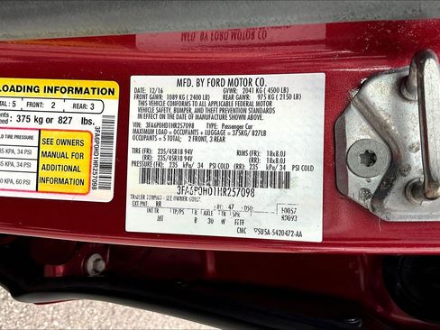 Used 2017 Ford Fusion SE w/ Equipment Group 201A FWD image 20