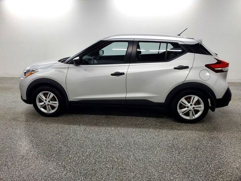 Used 2018 Nissan Kicks S image 7