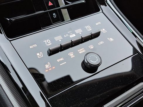 Used 2025 Porsche Panamera 4 image 29