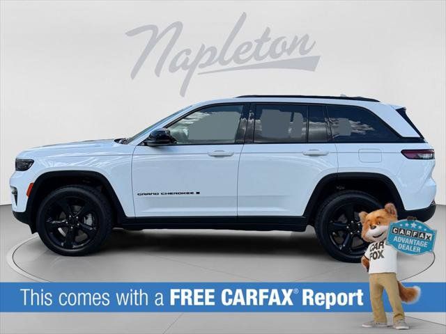 Certified 2023 Jeep Grand Cherokee Limited w/ Black Appearance Package AWD/4WD image 2