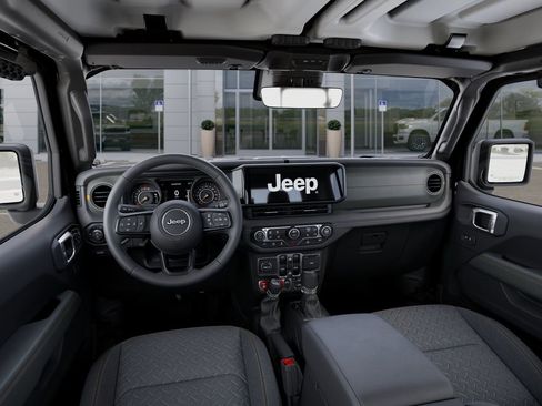 New 2025 Jeep Gladiator Mojave w/ Convenience Group image 16