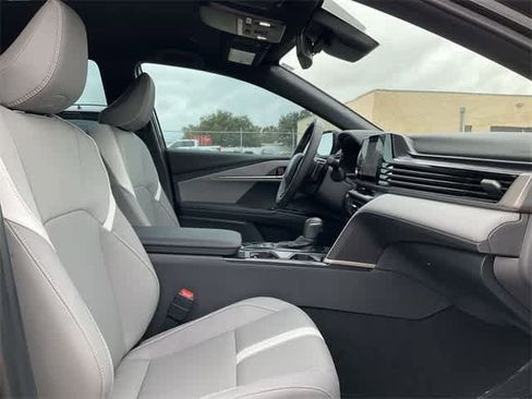 Certified 2025 Toyota Camry SE image 17