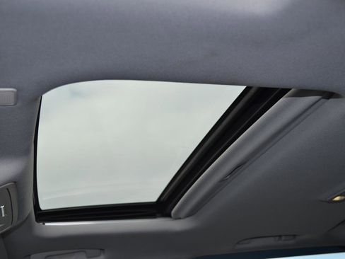 Used 2017 Chevrolet Silverado 1500 High Country image 26