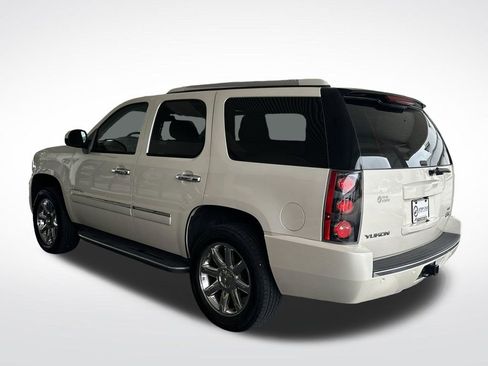 Used 2014 GMC Yukon Denali RWD image 5