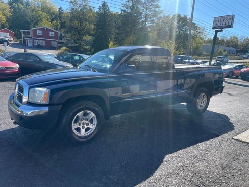 Used 2005 Dodge Dakota SLT image 9