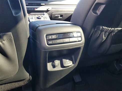 Used 2024 Hyundai Palisade Limited image 11