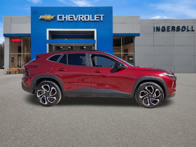 Used 2024 Chevrolet Trax RS w/ Sunroof Package FWD image 28