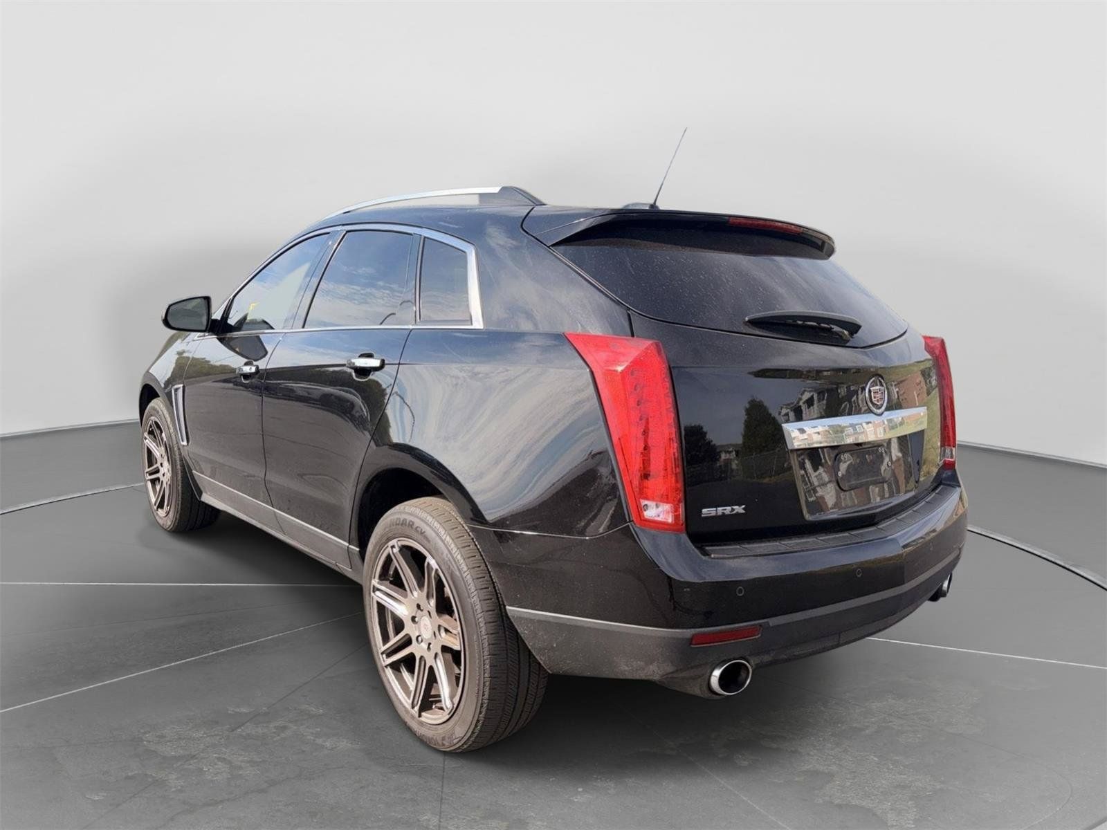 Used 2015 Cadillac SRX Performance w/ Driver Awareness Package FWD image 2