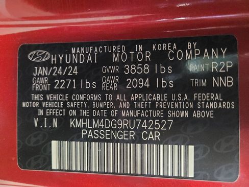 Used 2024 Hyundai Elantra SEL FWD image 33