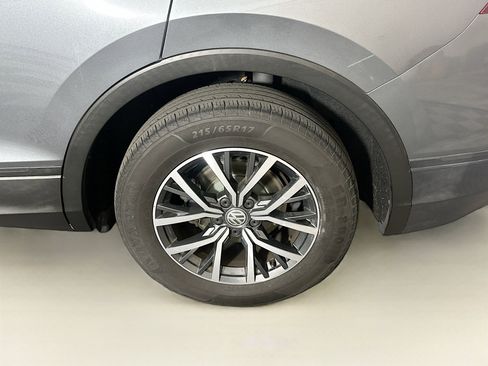 Used 2019 Volkswagen Tiguan SE image 11