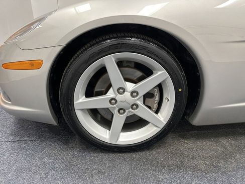 Used 2005 Chevrolet Corvette Coupe w/ Preferred Equipment Group RWD image 20