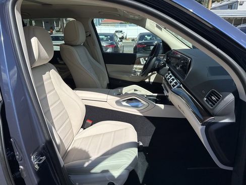 New 2026 Mercedes-Benz GLS 450 4MATIC image 11