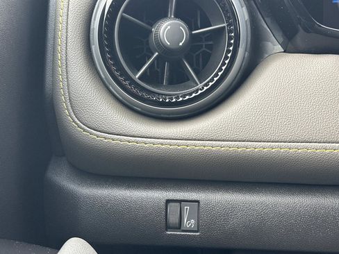 Certified 2025 Chevrolet Colorado ZR2 w/ Technology Package image 26