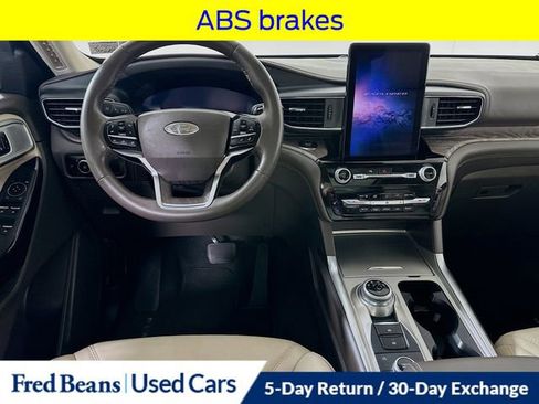 Used 2024 Ford Explorer Platinum w/ Technology Package AWD/4WD image 30